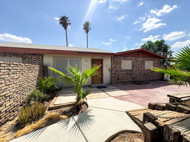 property at 11837 S Cassidy Dr