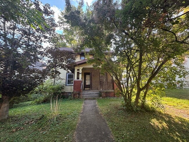 property at 114 W Washington Blvd