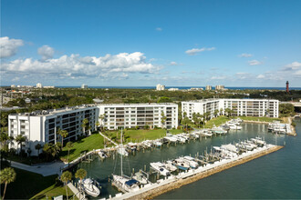 Jupiter Cove in Jupiter, FL - Building Photo - Building Photo