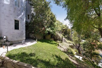8527 Wonderland Ave in Los Angeles, CA - Building Photo - Building Photo