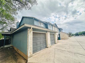 8814 Schick Rd in Austin, TX - Building Photo