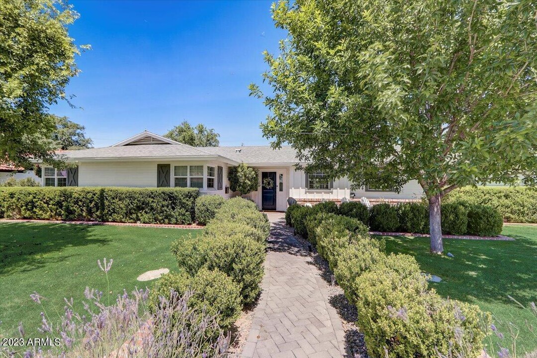 4932 E Mulberry Dr in Phoenix, AZ - Building Photo