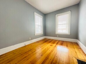 39 Cushman Rd, Unit 1 in Boston, MA - Foto de edificio - Building Photo