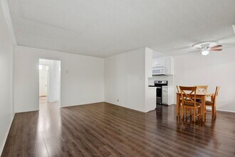 545 Chestnut Ave in Long Beach, CA - Building Photo - Building Photo