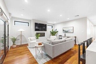 113-115 Falcon St in Boston, MA - Building Photo - Building Photo