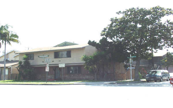 10803 Wright Rd in South Gate, CA - Foto de edificio - Building Photo