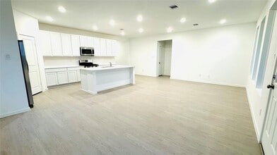 830 Heaven Dr in Beasley, TX - Building Photo - Building Photo