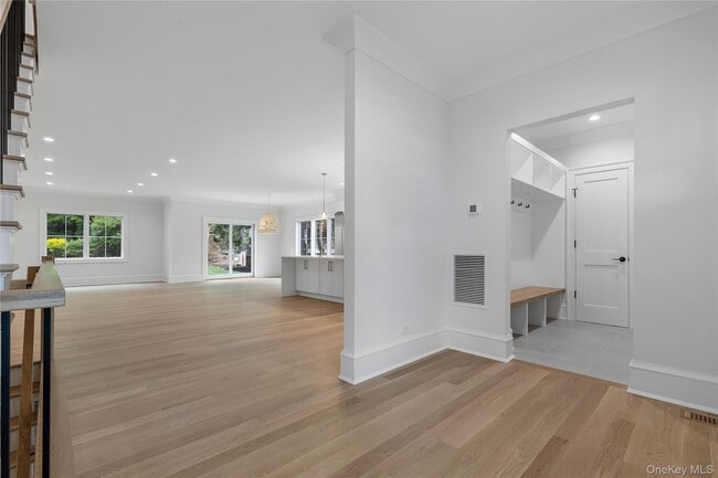 75 Orchard Ave in Rye, NY - Building Photo - Building Photo