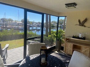 646 Yardarm Dr in Apollo Beach, FL - Building Photo - Building Photo