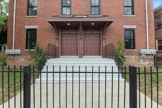 45 Squire St in Hartford, CT - Building Photo - Building Photo