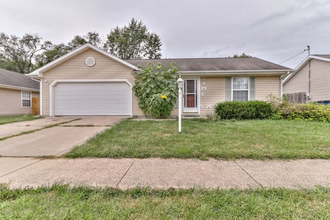 property at 701 S Sunny Ln