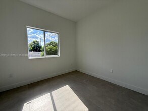 2788 NW 9th Pl in Fort Lauderdale, FL - Building Photo - Building Photo