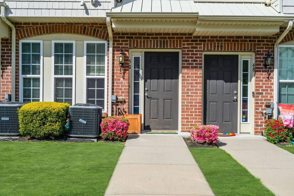 25 Kyle Dr in Tinton Falls, NJ - Building Photo