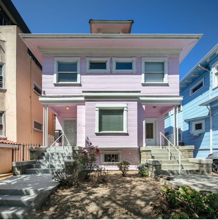 2307-2311 Harrison St in Oakland, CA - Building Photo