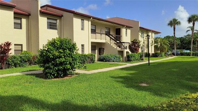 21218 Lago Cir in Boca Raton, FL - Building Photo - Building Photo