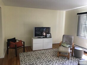 4 Rolling Ridge Rd in Montvale, NJ - Building Photo - Building Photo