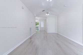 116 NW 6th Ave in Dania Beach, FL - Building Photo - Building Photo