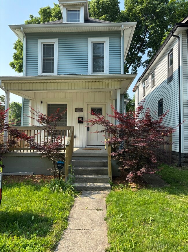 property at 1835 E Rich St