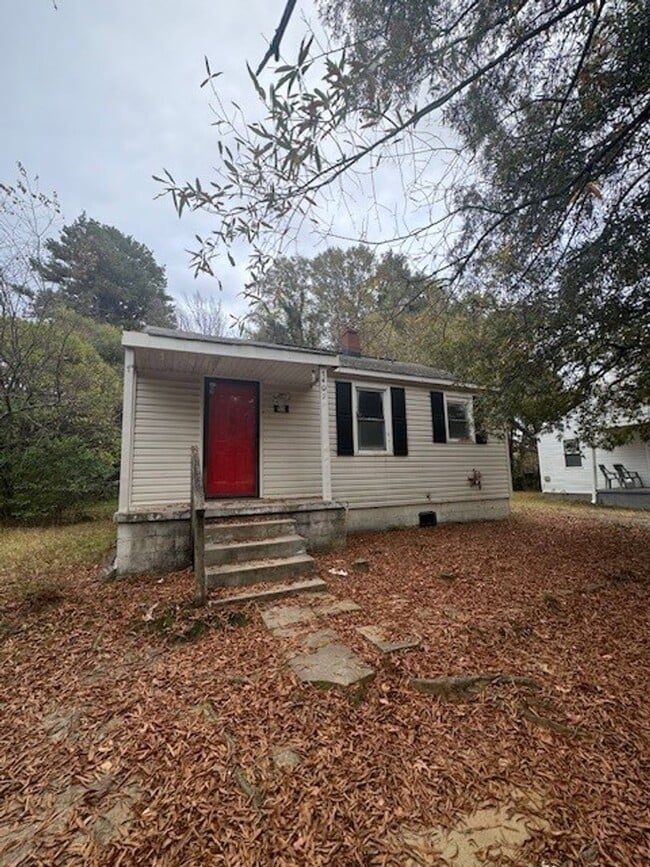 property at 1401 Mayfair Ave