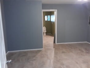 6301 Well Spring Rd, Unit 1 in McAllen, TX - Foto de edificio - Building Photo