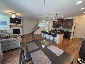 5531 Garens Way in Flowery Branch, GA - Building Photo - Building Photo