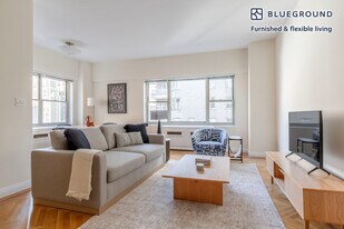 30 Park Ave in New York, NY - Building Photo