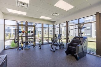 Ovation Apartments in Wichita, KS - Foto de edificio - Building Photo