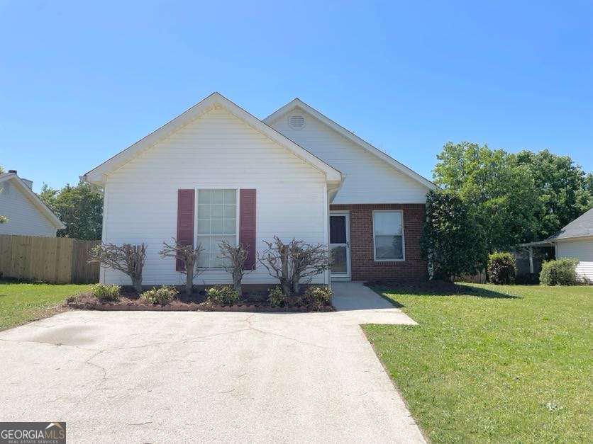 205 Autumn Lake Way in Mcdonough, GA - Building Photo