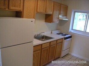 65 Chiswick Rd in Boston, MA - Foto de edificio - Building Photo