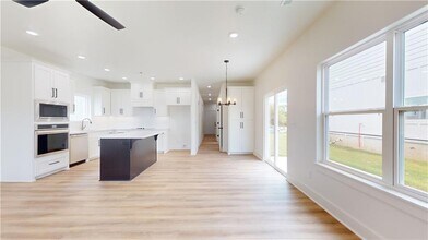 510 W Olive St in Rogers, AR - Building Photo - Building Photo