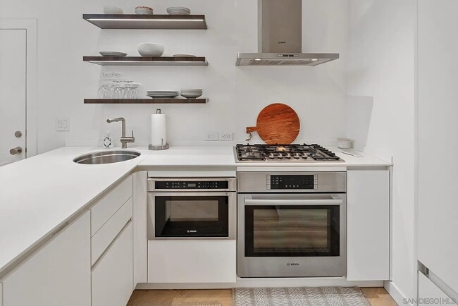 220 Coast Blvd in San Diego, CA - Building Photo - Building Photo