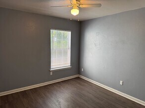215 Dixie Dr in Tallahassee, FL - Building Photo - Building Photo