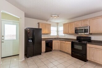 1621 Whispering Cove Trail in Fort Worth, TX - Building Photo - Building Photo