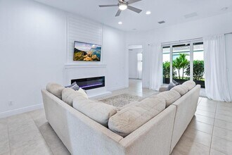 2590 Bella Vista Cir in Vero Beach, FL - Building Photo - Building Photo