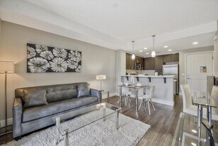 2230 Qualcomm Way in San Diego, CA - Building Photo