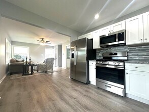 423 S Westmore-Meyers Rd in Lombard, IL - Building Photo - Building Photo