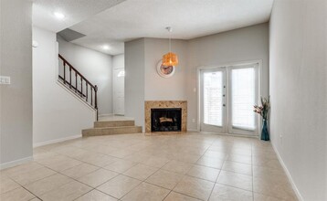 800 Country Pl Dr in Houston, TX - Foto de edificio - Building Photo