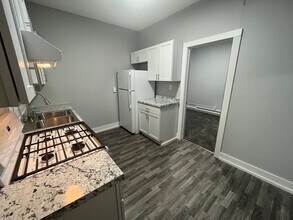 8100 W National Ave in West Allis, WI - Foto de edificio - Building Photo