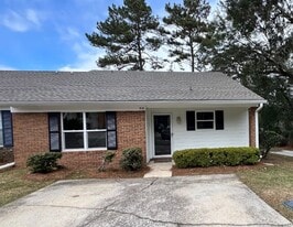 818 Jamestown Ct in Tallahassee, FL - Building Photo
