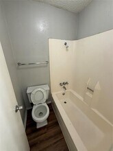 7152 Fair Oaks Ave in Dallas, TX - Foto de edificio - Building Photo