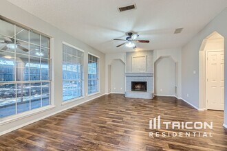 4649 Devonshire Dr in Grand Prairie, TX - Building Photo - Building Photo