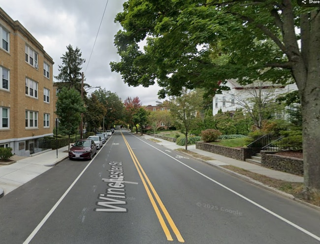 94 Winchester St, Unit T-1 in Brookline, MA - Building Photo - Building Photo