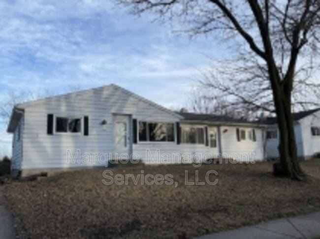 property at 2717 Victoria Ln