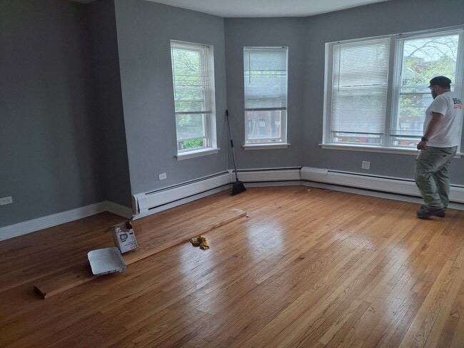 7011 S Merrill Ave in Chicago, IL - Building Photo - Building Photo