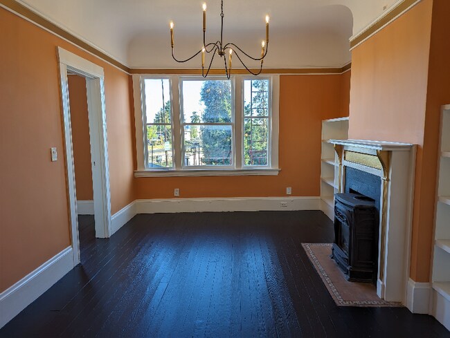 1985 Ashby Ave-Unit -4 in Berkeley, CA - Building Photo - Building Photo