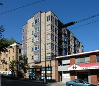 326 Queen Anne Ave in Seattle, WA - Foto de edificio - Building Photo