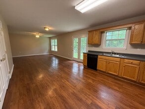 5014 Lea Ann Way in Louisville, KY - Building Photo - Building Photo