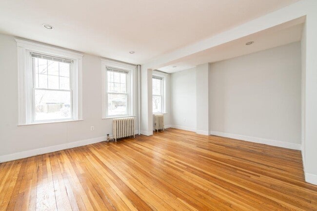 258 Chestnut Hill Ave, Unit 1 in Boston, MA - Foto de edificio - Building Photo