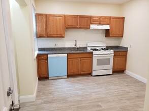 194 Kelton St, Unit 2 in Boston, MA - Foto de edificio - Building Photo