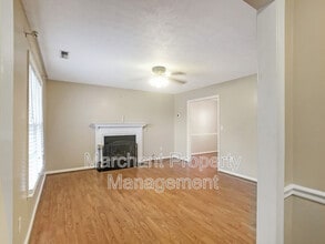 424 Laurel Tree Ln in Simpsonville, SC - Building Photo - Building Photo